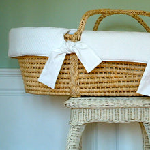 Load image into Gallery viewer, Pique Moses Basket