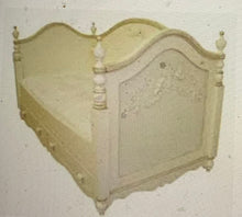 Load image into Gallery viewer, Petit Ange Day Bed