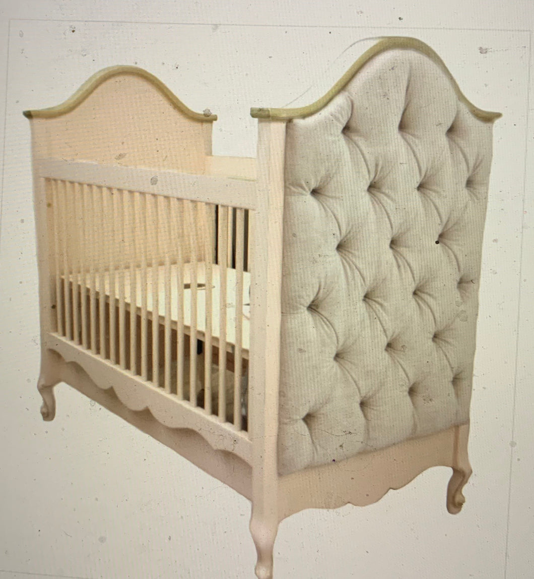 Petit Ange Tufted Crib